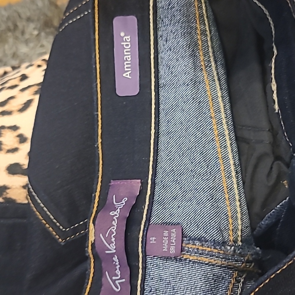 Gloria Vanderbilt Jeans - Picture 3 of 4